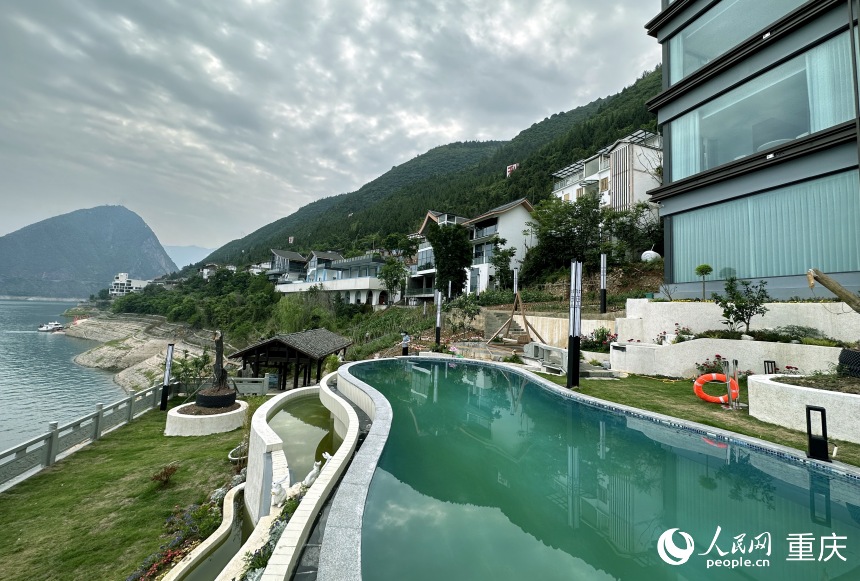 三峽里·竹枝村打造的特色民宿。人民網(wǎng)記者 劉政寧攝